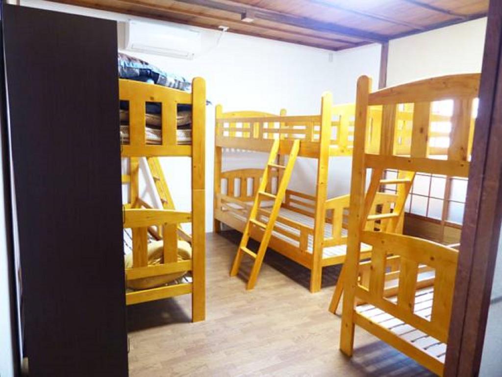 Gomaharu Guesthouse Осака Экстерьер фото